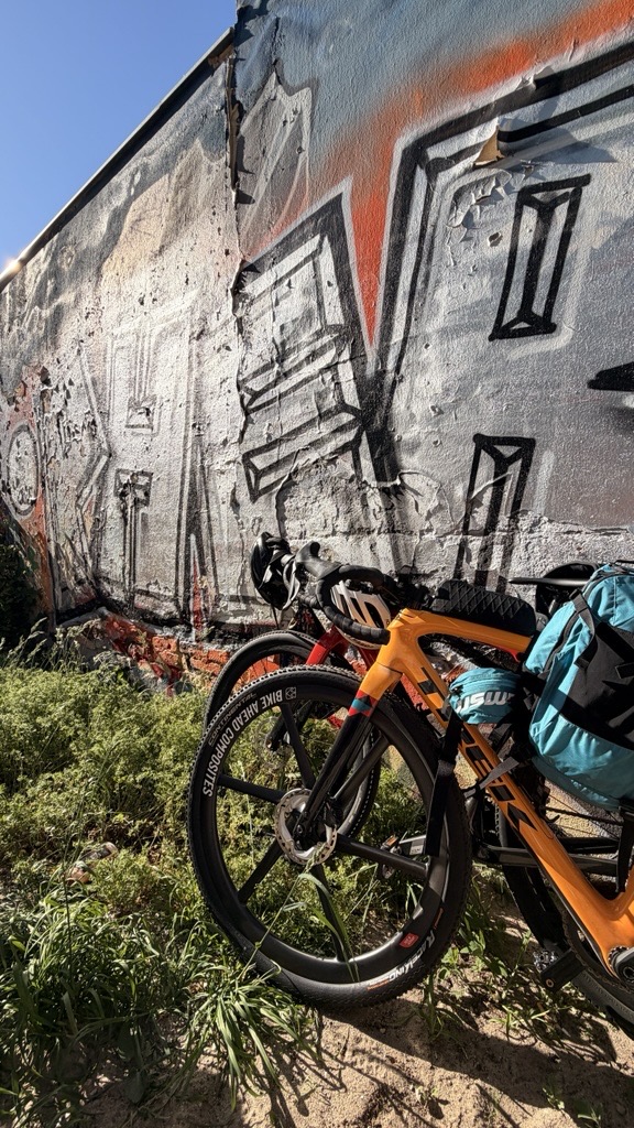 Benndorf und Hildebrand fördert die Gesundheit und Fitness seiner Mitarbeitenden durch gemeinsame Fahrradtouren, Stadtradeln und ein Fahrradleasing-Programm.
