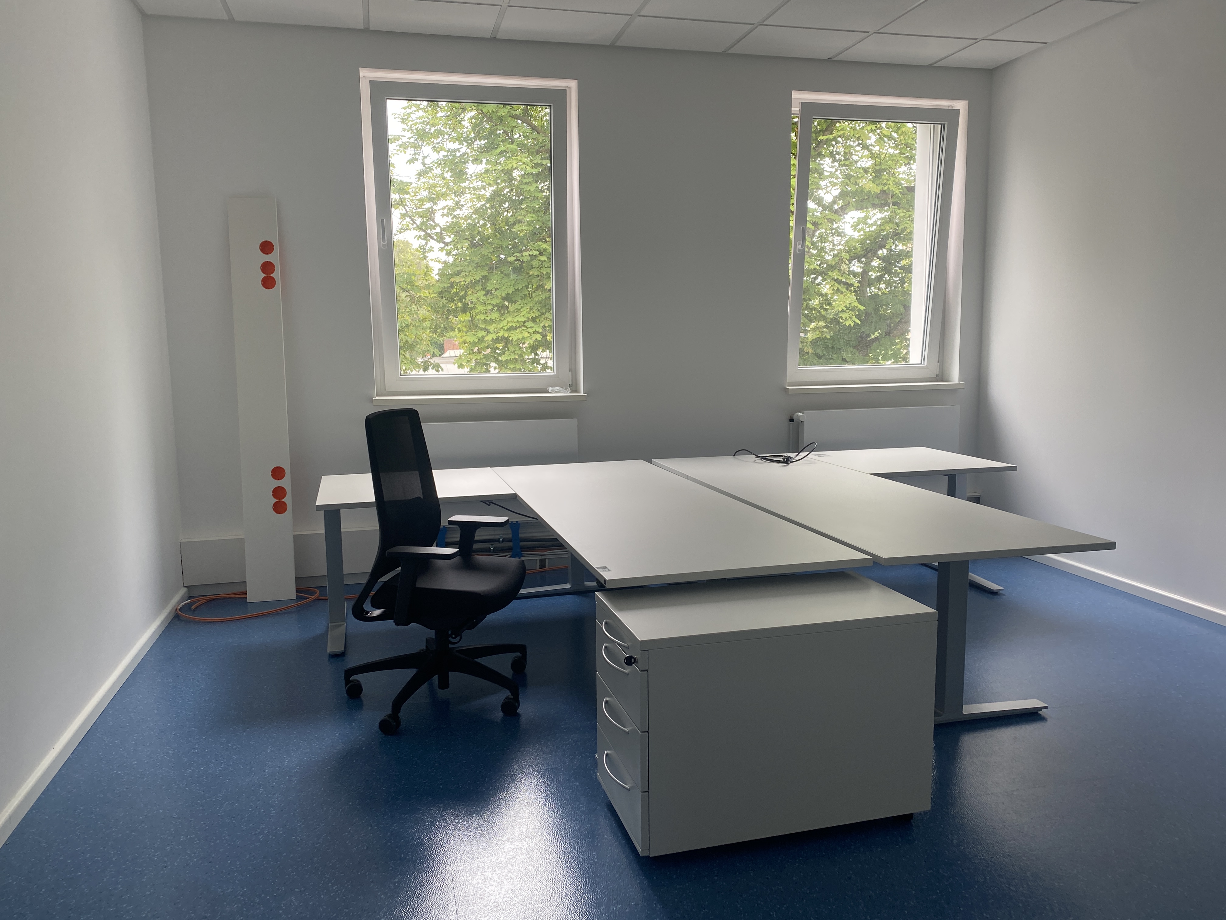 Die Büroräume im 2. Stock unseres Neubaus wurden endlich bezogen. Für unsere Planung, MSR und IT werden Kommunikation und Zusammenarbeit „über den Flur“ jetzt noch einfacher.