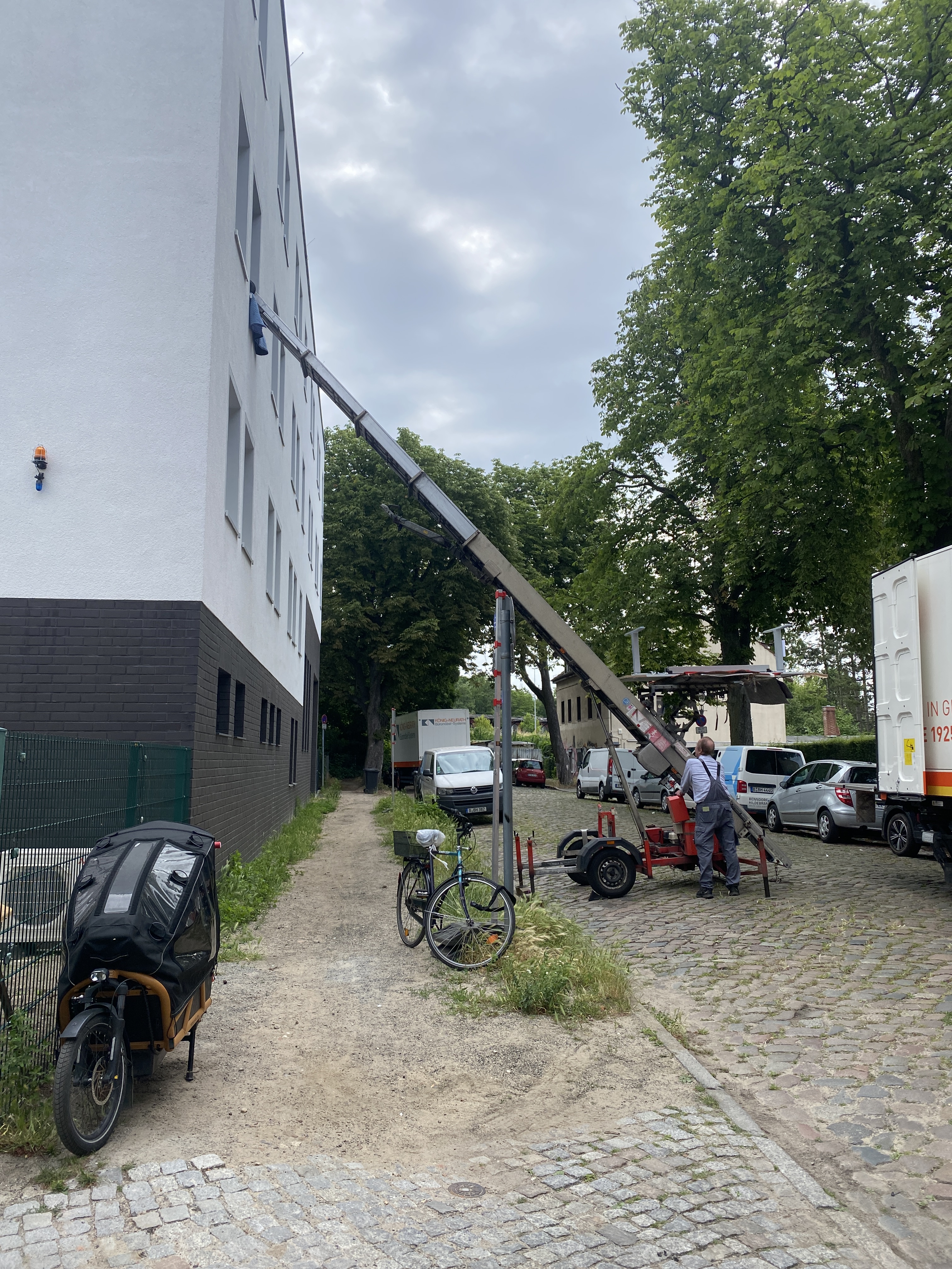 Die Büroräume im 2. Stock unseres Neubaus wurden endlich bezogen. Für unsere Planung, MSR und IT werden Kommunikation und Zusammenarbeit „über den Flur“ jetzt noch einfacher.