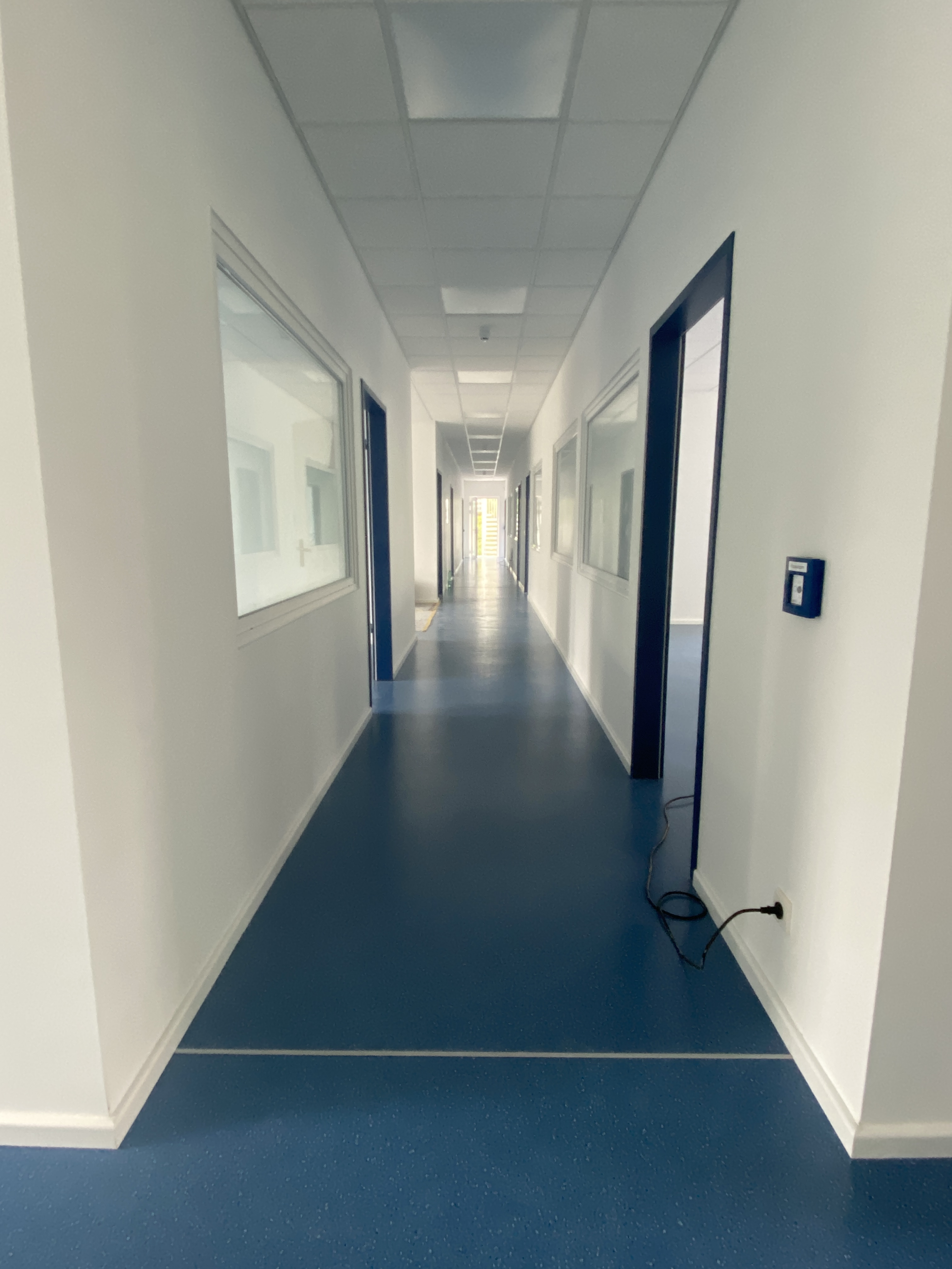 Die Büroräume im 2. Stock unseres Neubaus wurden endlich bezogen. Für unsere Planung, MSR und IT werden Kommunikation und Zusammenarbeit „über den Flur“ jetzt noch einfacher.